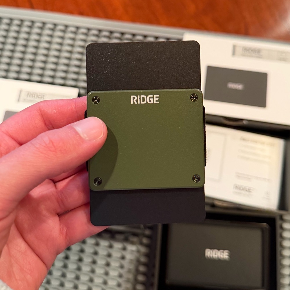 NEW Ridge Matte Olive Green Lite Wallet - Picture 2 of 7